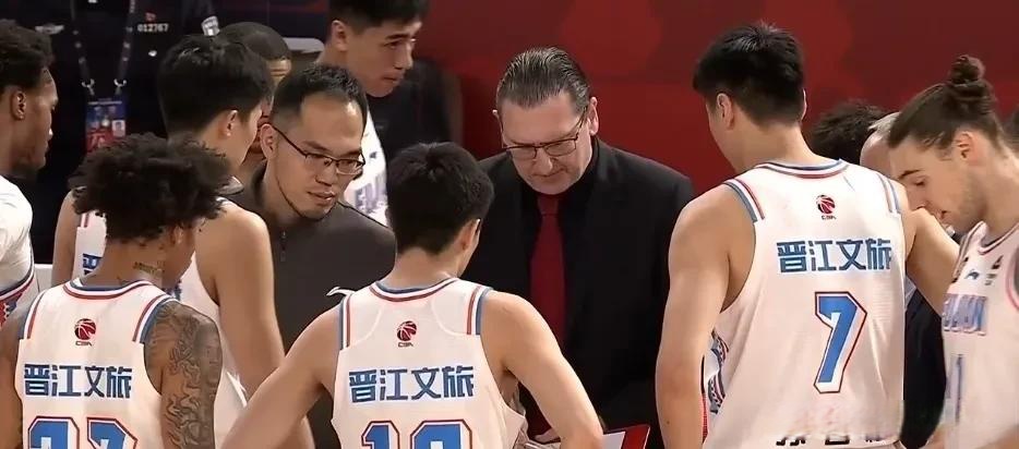 云南男篮力克江苏队连胜氛围浓厚